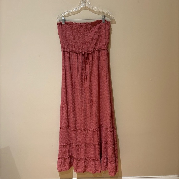Jessica Simpson Dresses & Skirts - Jessica Simpson Textured Coral Dress